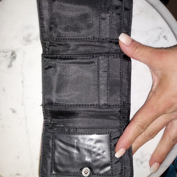 🎀 Breast Cancer Awareness Wallet - Picture 3 of 5